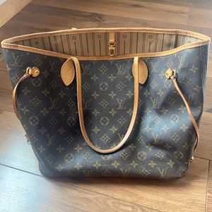 Louis Vuitton Neverfull MM Canvas Shoulder Tote
